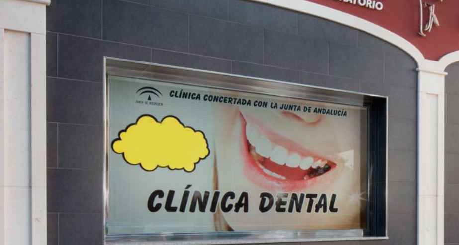 Dentista en Málaga Clínica dental Artident.